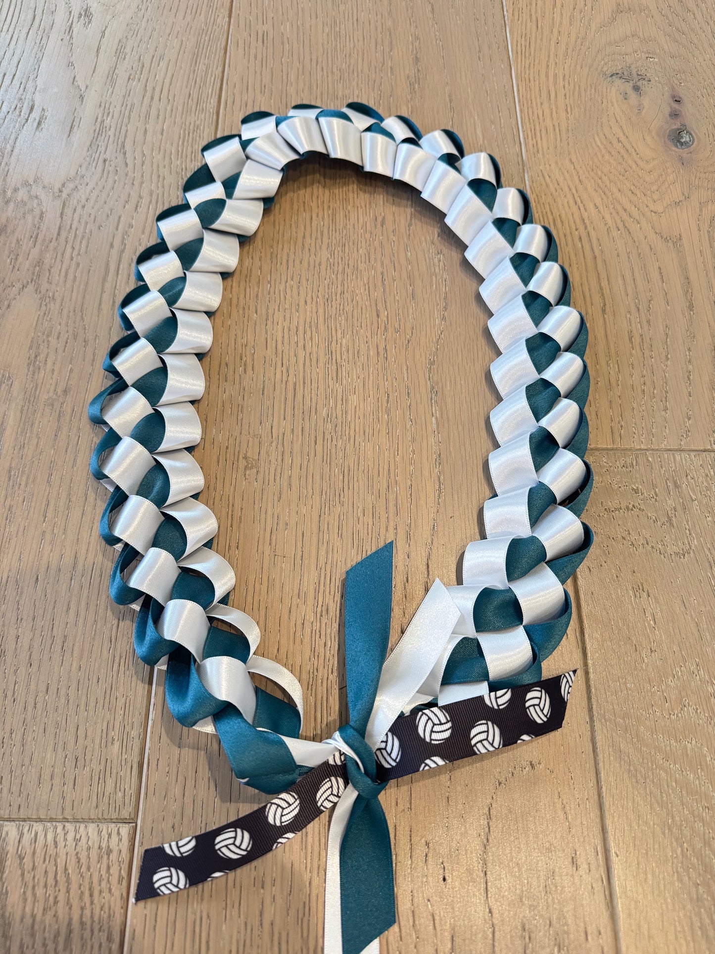 Customizable Graduation Ribbon Lei