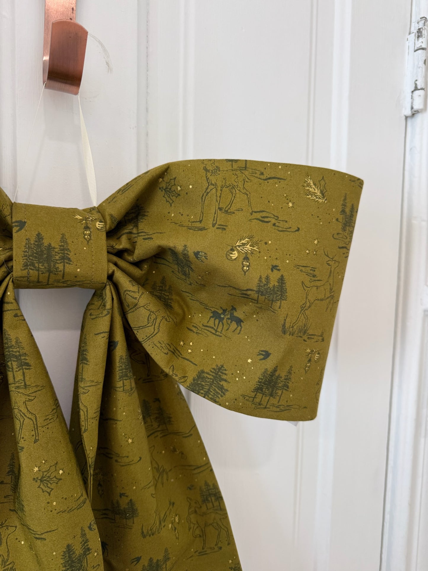 Chartreuse Reindeer Grand Bow