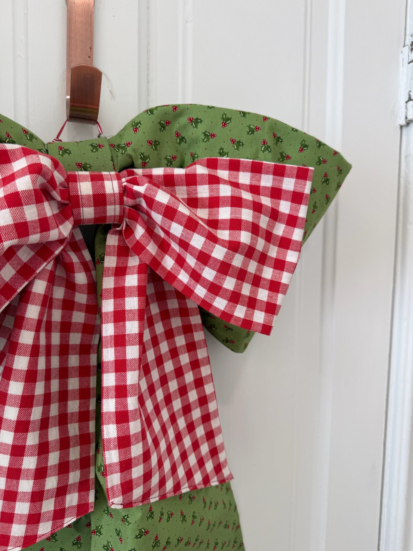 Holly Berry Grand Bow