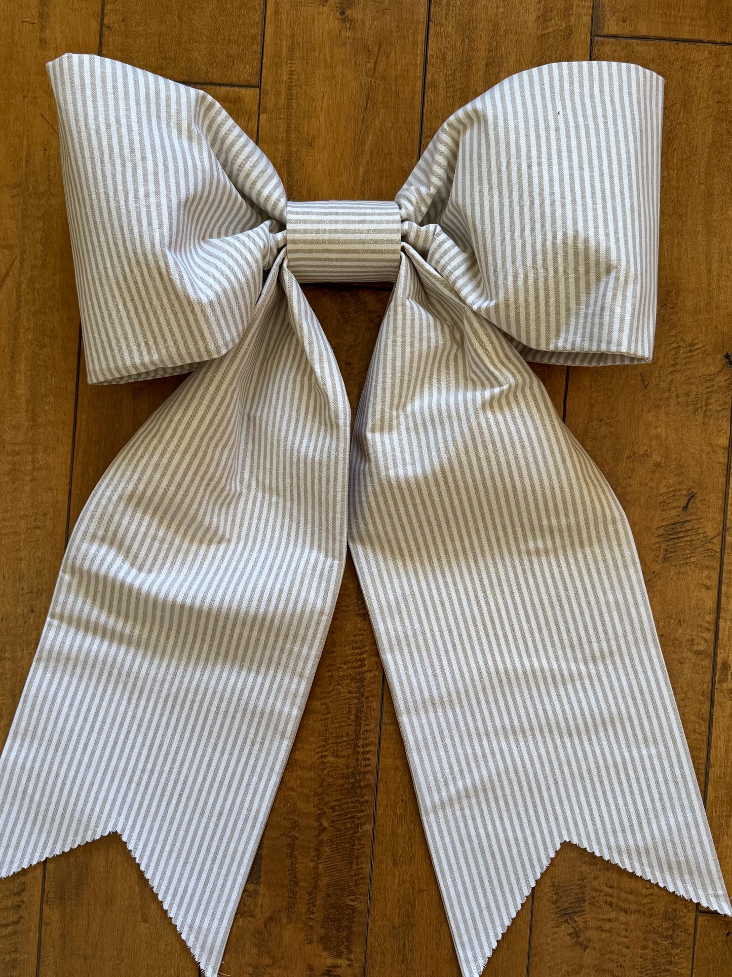 White & Taupe Essex Linen Stripe Grand Bow