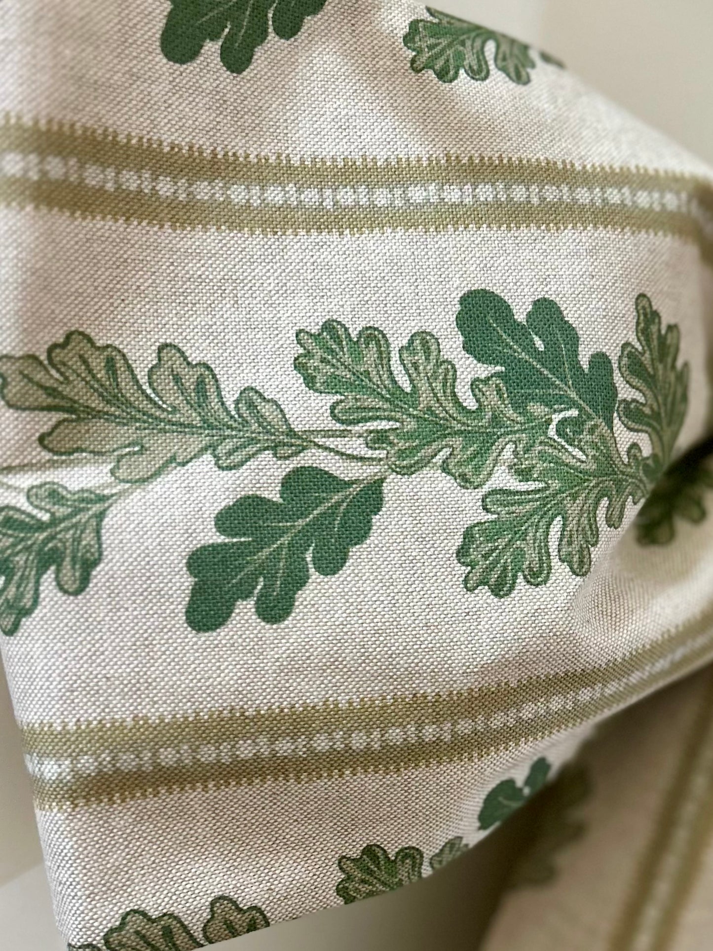 Lauren Oviatt Oak Leaf Grand Bow