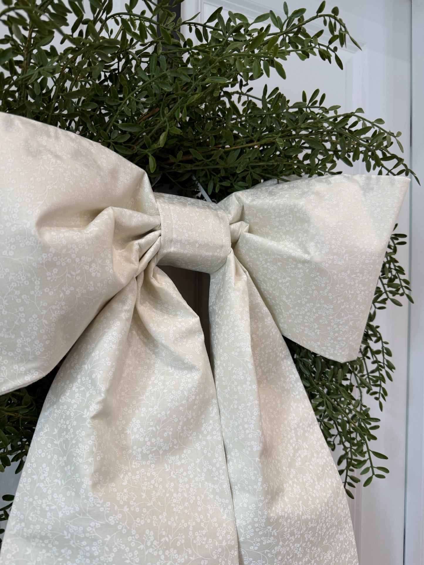 Lauren Oviatt Ivory Floral Grand Bow