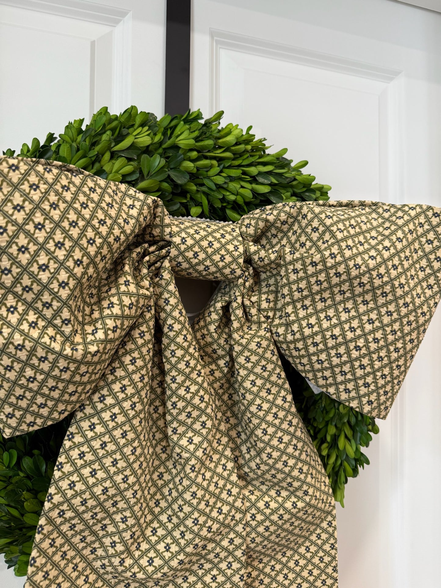 Lauren Oviatt Green Damask Grand Bow