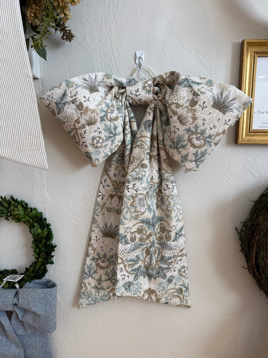 Lauren Oviatt William Morris Strawberry Thief Blue Grand Bow