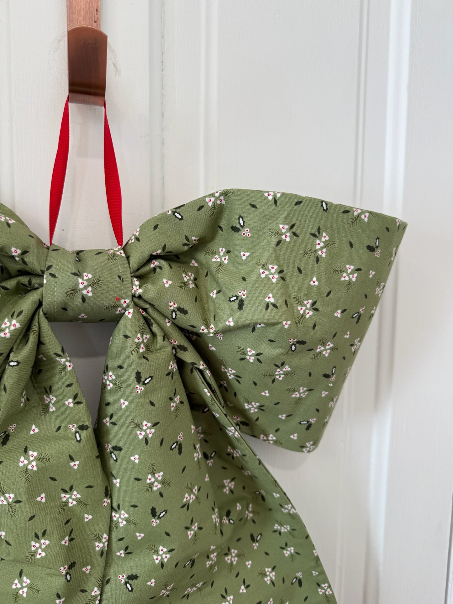 Holly Berry & White Flowers Grand Bow