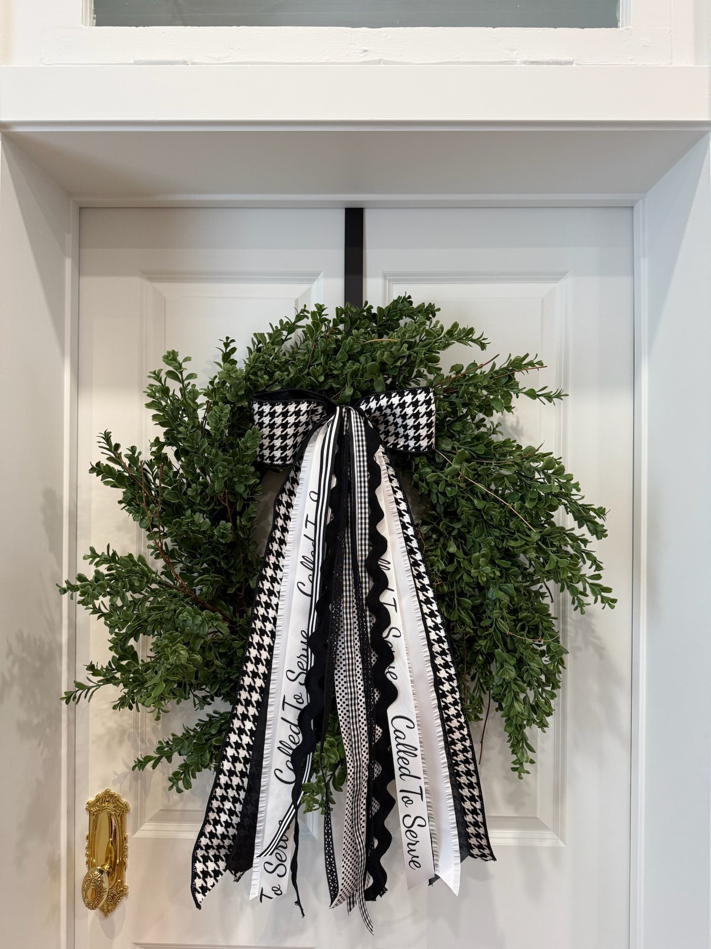 Black & White Missionary with Bow