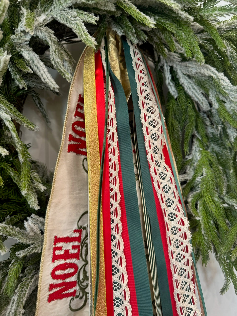 Joyous Noel without Bow