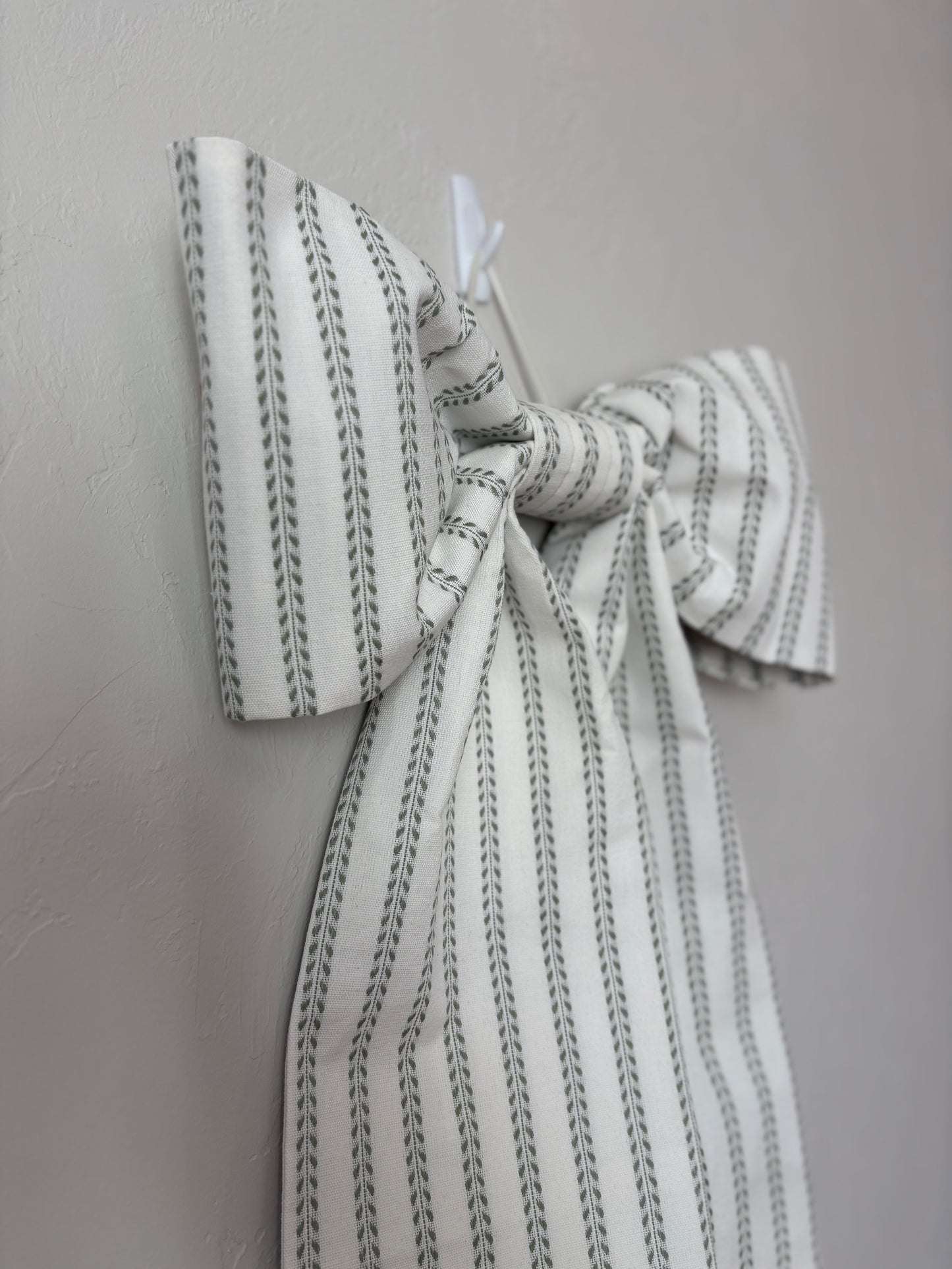 White with Black Dobby Stripe Grand Bow